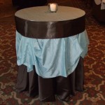 Blue_crushed_overlay_chocolate_brown_satin_linen_weddings_rental202.jpg (51 KB)